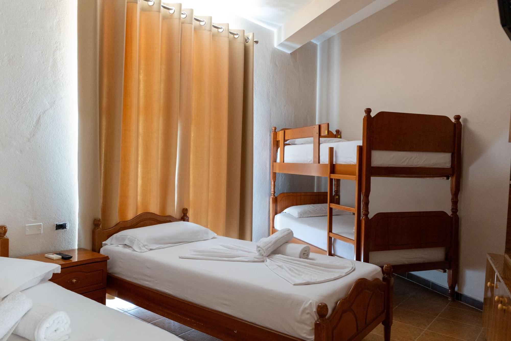 Hotel Nika Radhimë Eksteriør billede