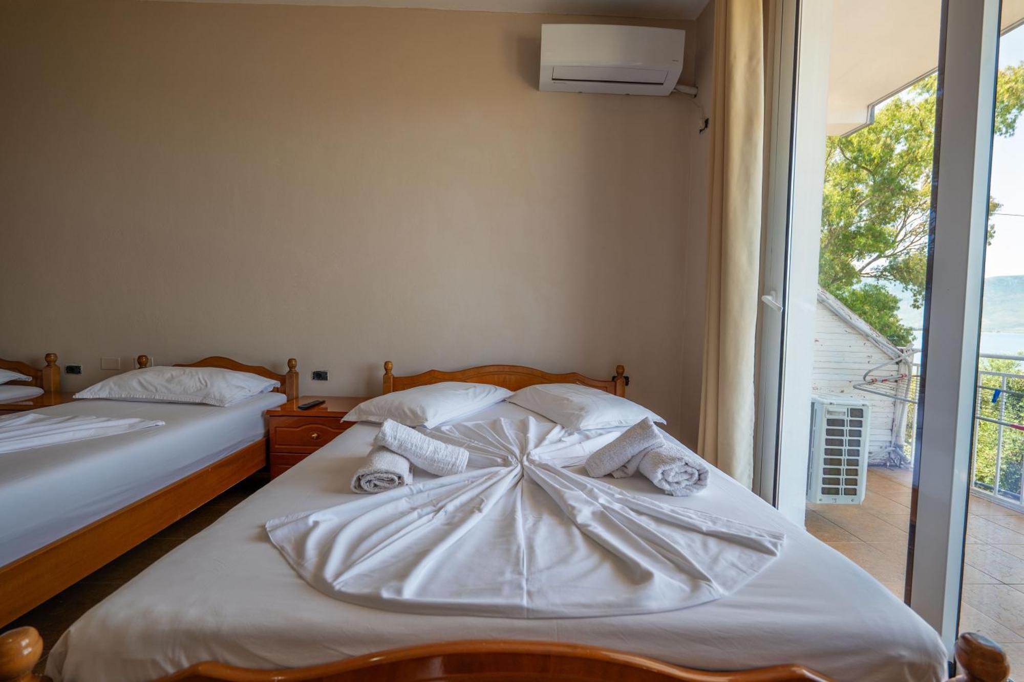 Hotel Nika Radhimë Eksteriør billede
