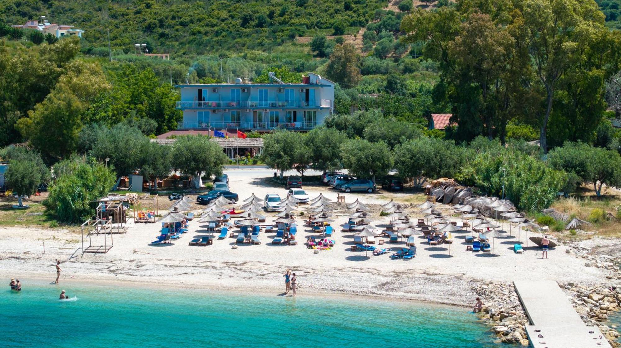 Hotel Nika Radhimë Eksteriør billede
